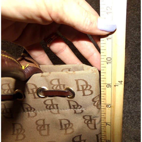 Dooney and Bourke bucket bag shoulder Medium - Picture 4 of 10